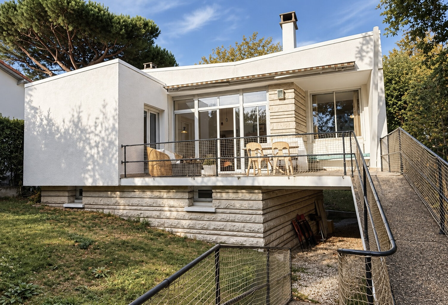 ROYAN — photo 1