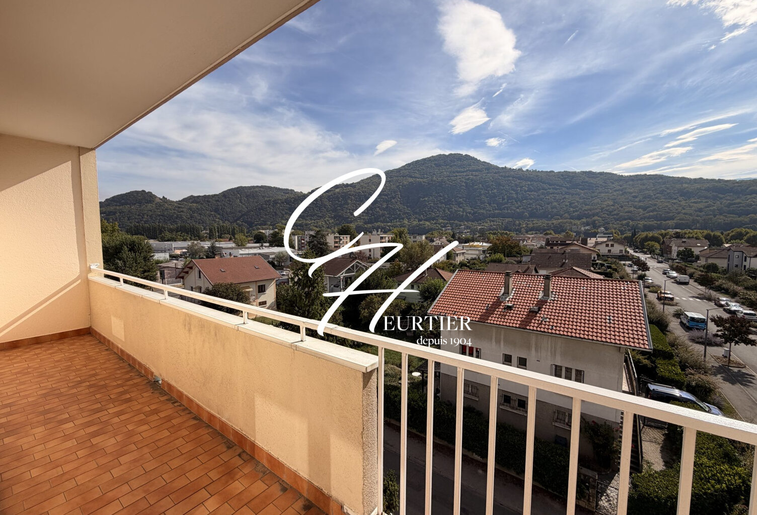 EYBENS - APPARTEMENT T3 - REFAIT A NEUF — photo 1