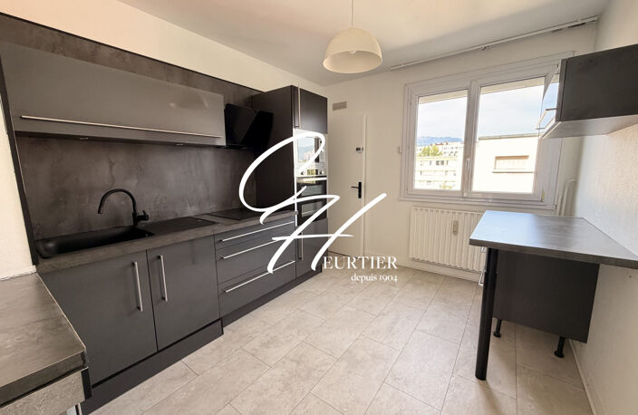EYBENS - APPARTEMENT T3 - REFAIT A NEUF — photo 2