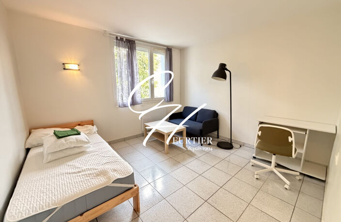 SEYSSINET-PARISET - APPARTEMENT T1 - MEUBLE — photo 3