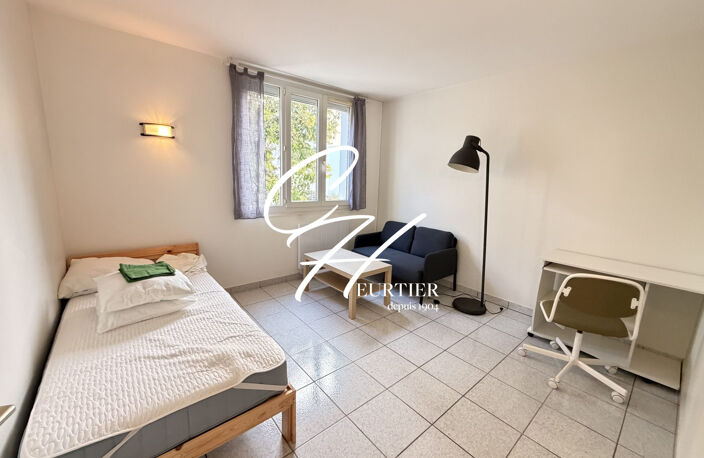 SEYSSINET-PARISET - APPARTEMENT T1 - MEUBLE — photo 4