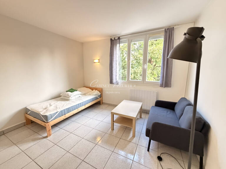 SEYSSINET-PARISET - APPARTEMENT T1 - MEUBLE — photo 1