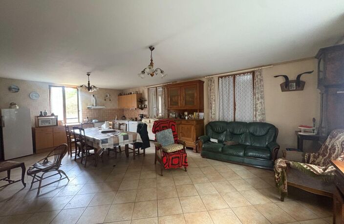 Vente maison 5 pièces 112 m² Ciron (36300) — photo 2