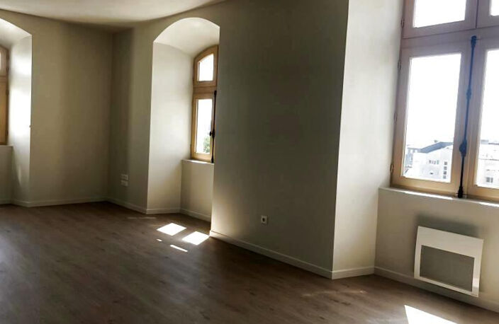  A LOUER LA VISITATION APPARTEMENT DE TYPE 3 DE STANDING — photo 2