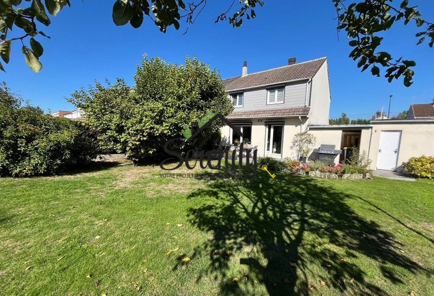 Maison, 3 chambres, jardin, garages — photo 1