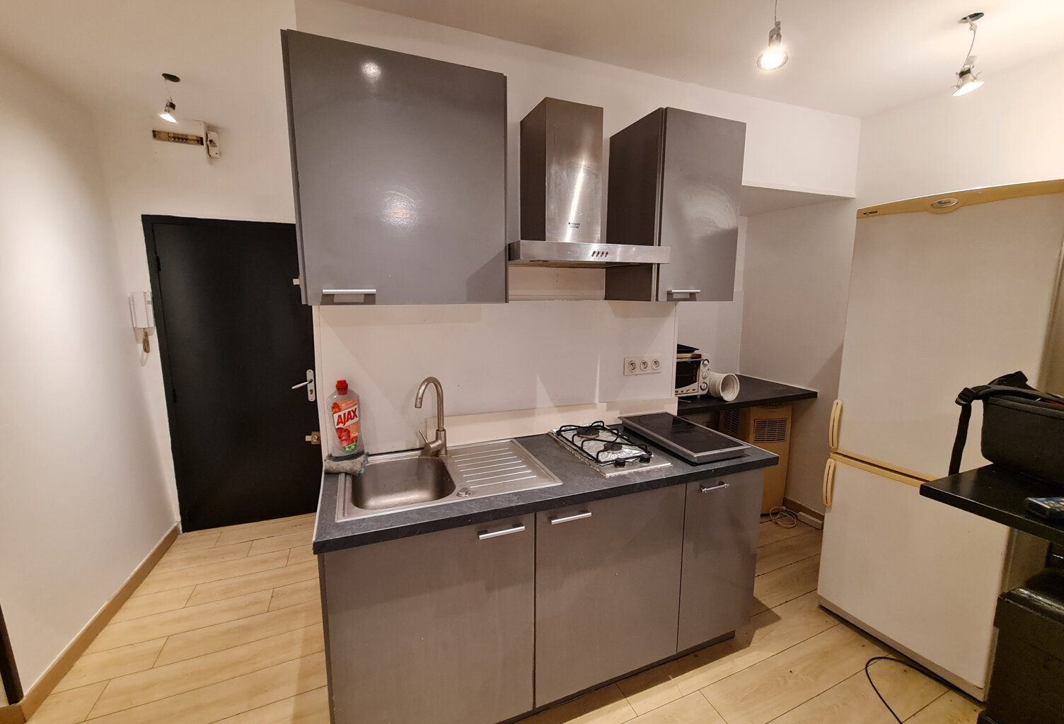 STUDIO 31 M2 CENTRE VILLE — photo 1