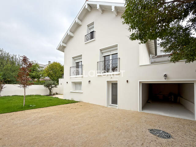 Maison entièrement rénovée Valence avec 4 chambres, terrasse plein sud et jardin — photo du bien