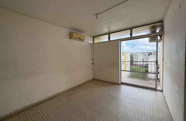 APPARTEMENT T2 LES ABYMES — photo 2