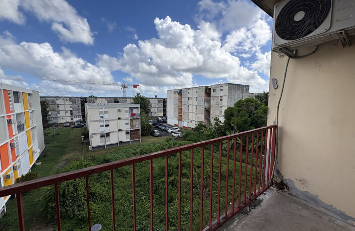 APPARTEMENT T2 LES ABYMES — photo 3