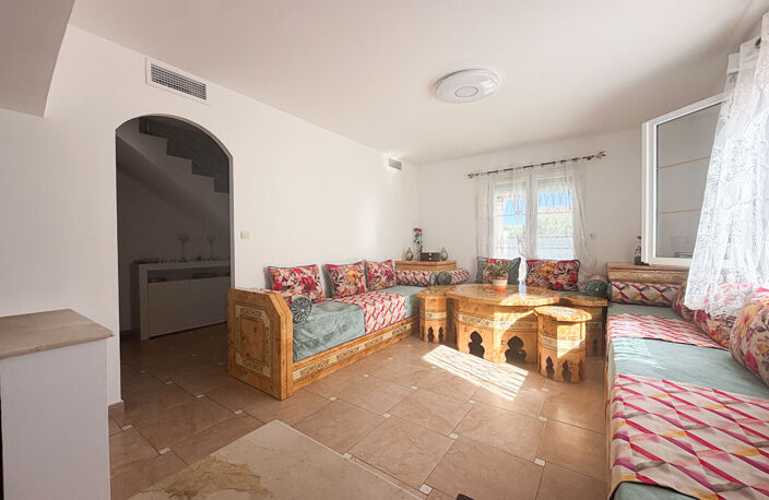 COURNONTERRAL ? MAISON FAMILIALE DE 140 m² AVEC PISCINE, JARDIN SANS VIS-À-VIS ET VUE SUR LA GARRIGUE — photo 4