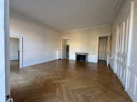 Beau T2 dans ancien hotel particulier — photo 3