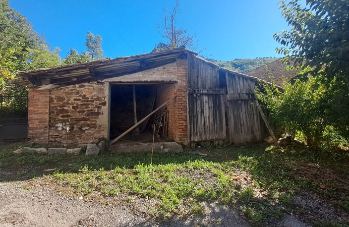Terrain constructible de 561 m2 avec mazet à réhabiliter — Proche Saint-Paul-le-Jeune — photo 3