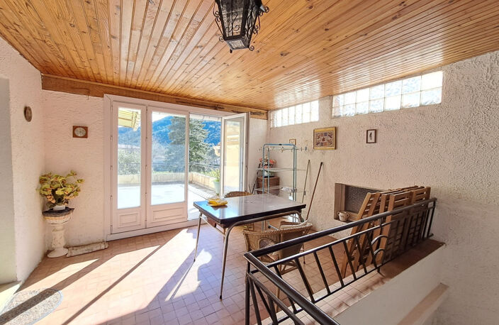 Lot : maison de 3 appartements et terrain constructible de 7000 m2 — photo 5