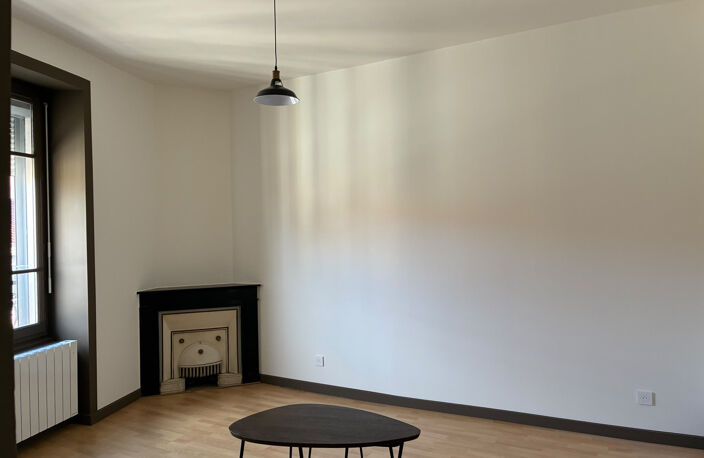 A louer - Appartement T2 rénové en plein centre d'Oullins, à — photo 3