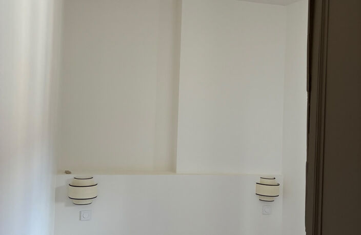 A louer - Appartement T2 rénové en plein centre d'Oullins, à — photo 5