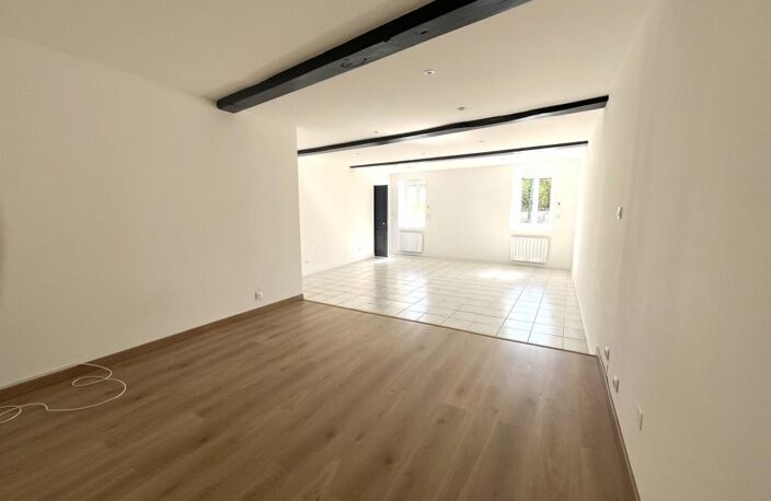 À VENDRE - Maison spacieuse de 151 m² à Saint-Maurice-de-Gourdans — photo 2