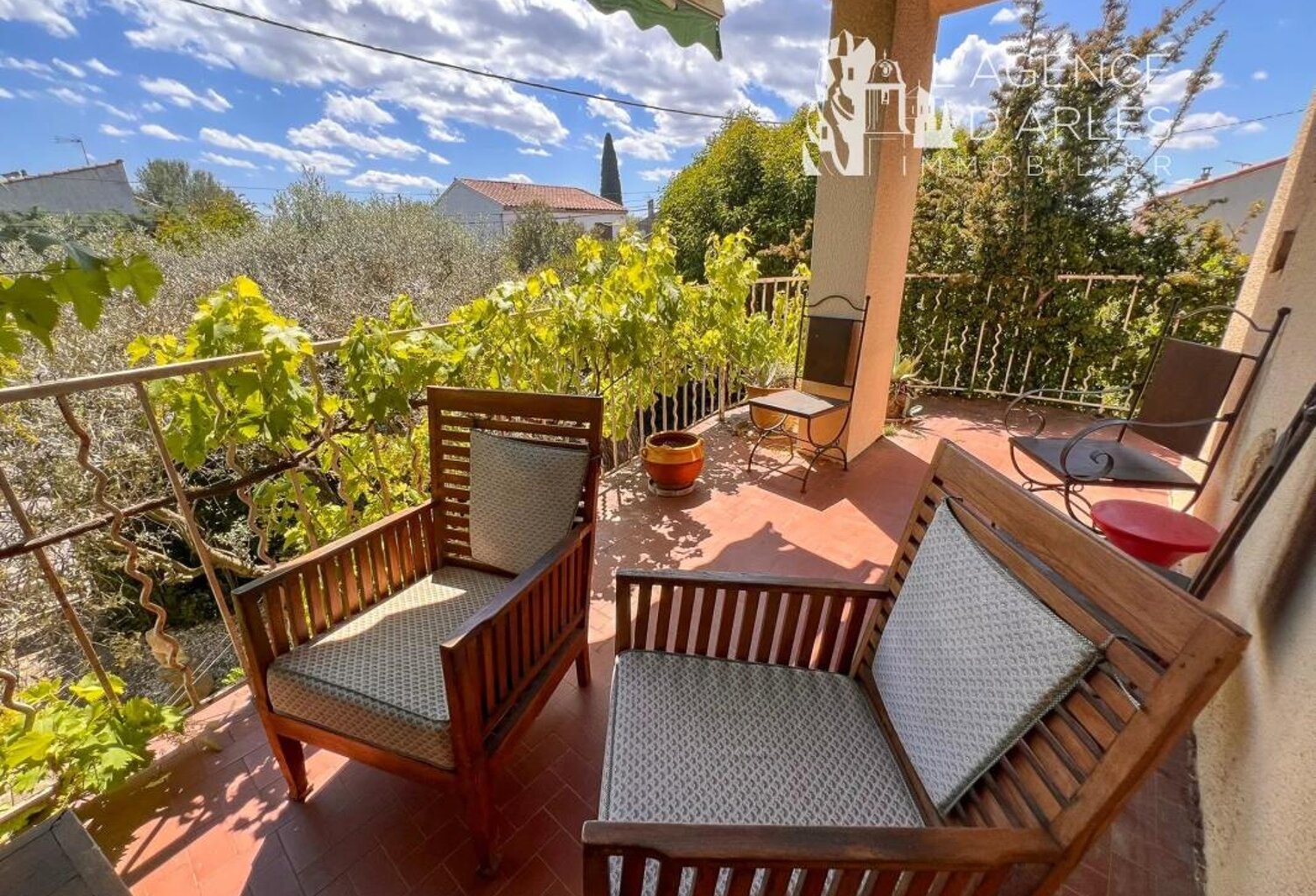Arles Monplaisir – Élégante maison -  220m² de volumes et un jardin préservé au calme — photo 1