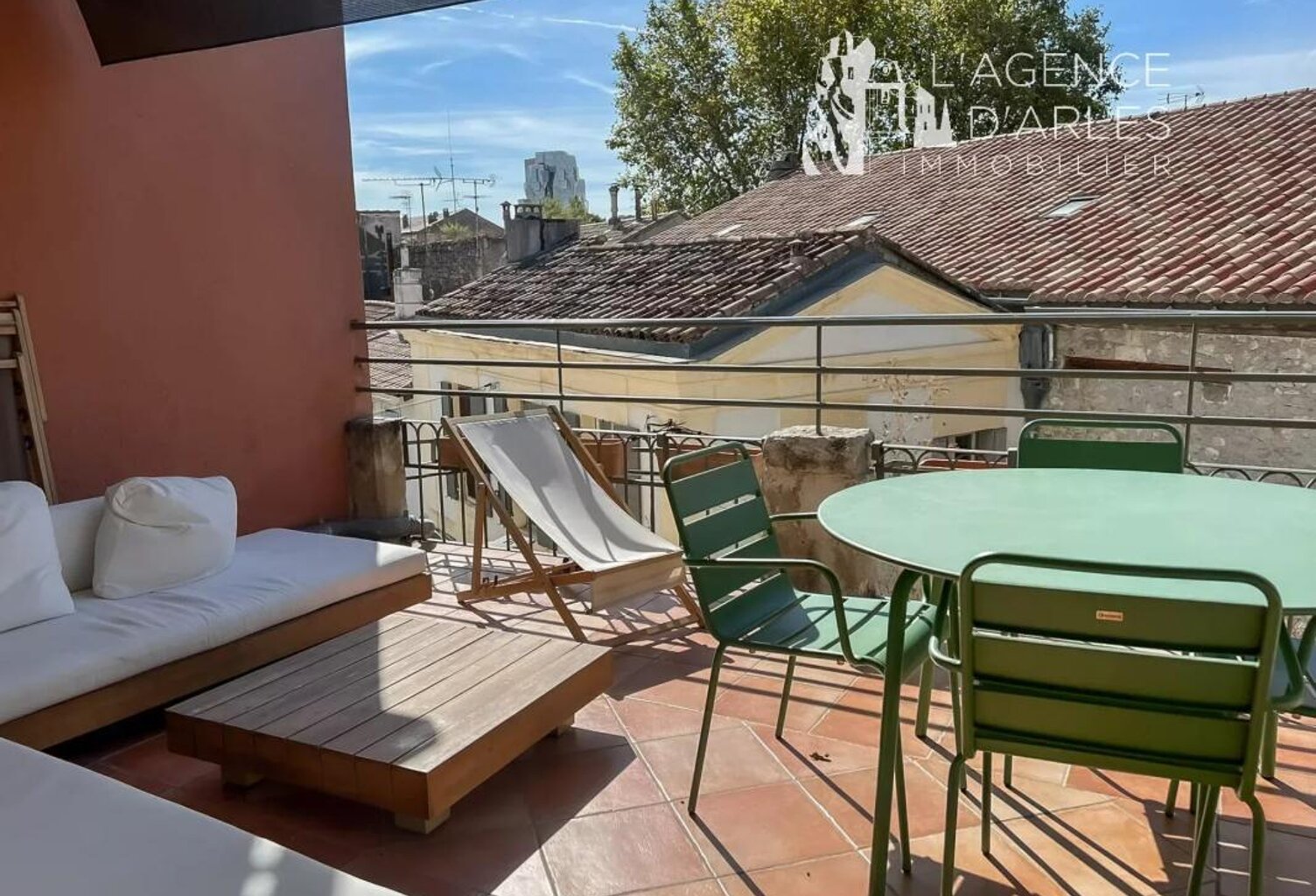 ARLES, proche Portagnel -  Maison arlésienne de caractère avec terrasse – 157 m² — photo 1