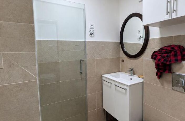 REFAIT A NEUF - TERRASSE - CLEF EN MAIN - INVESTISSEUR/PREMIER ACHAT — photo 4