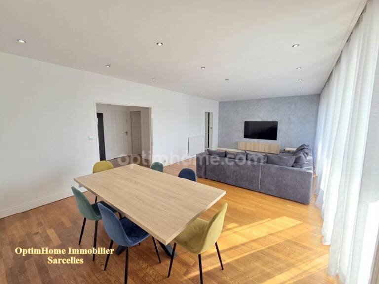 SARCELLES - Avenue du 8 mai - Appartement avec balcon - 5 pièces - 122 m2 - 204 000 € FAI — photo 1
