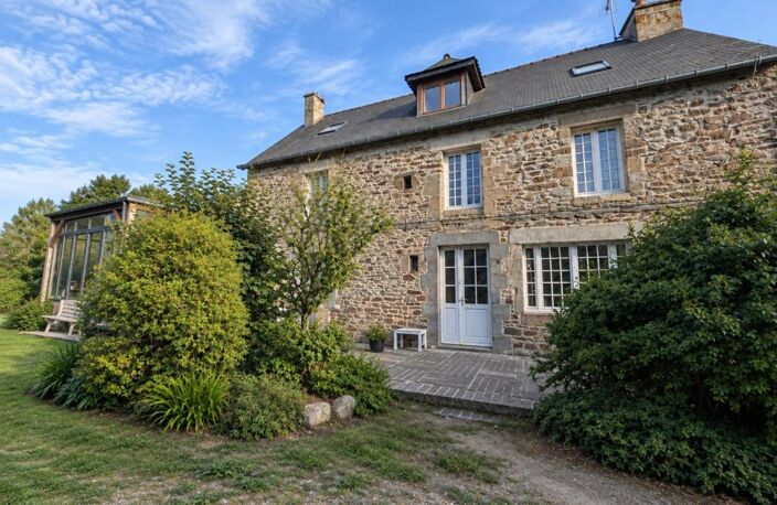 LONGÈRE EN PIERRE RÉNOVÉE AVEC VÉRANDA DE 30 M² – SAINT-GUINOUX — photo 2