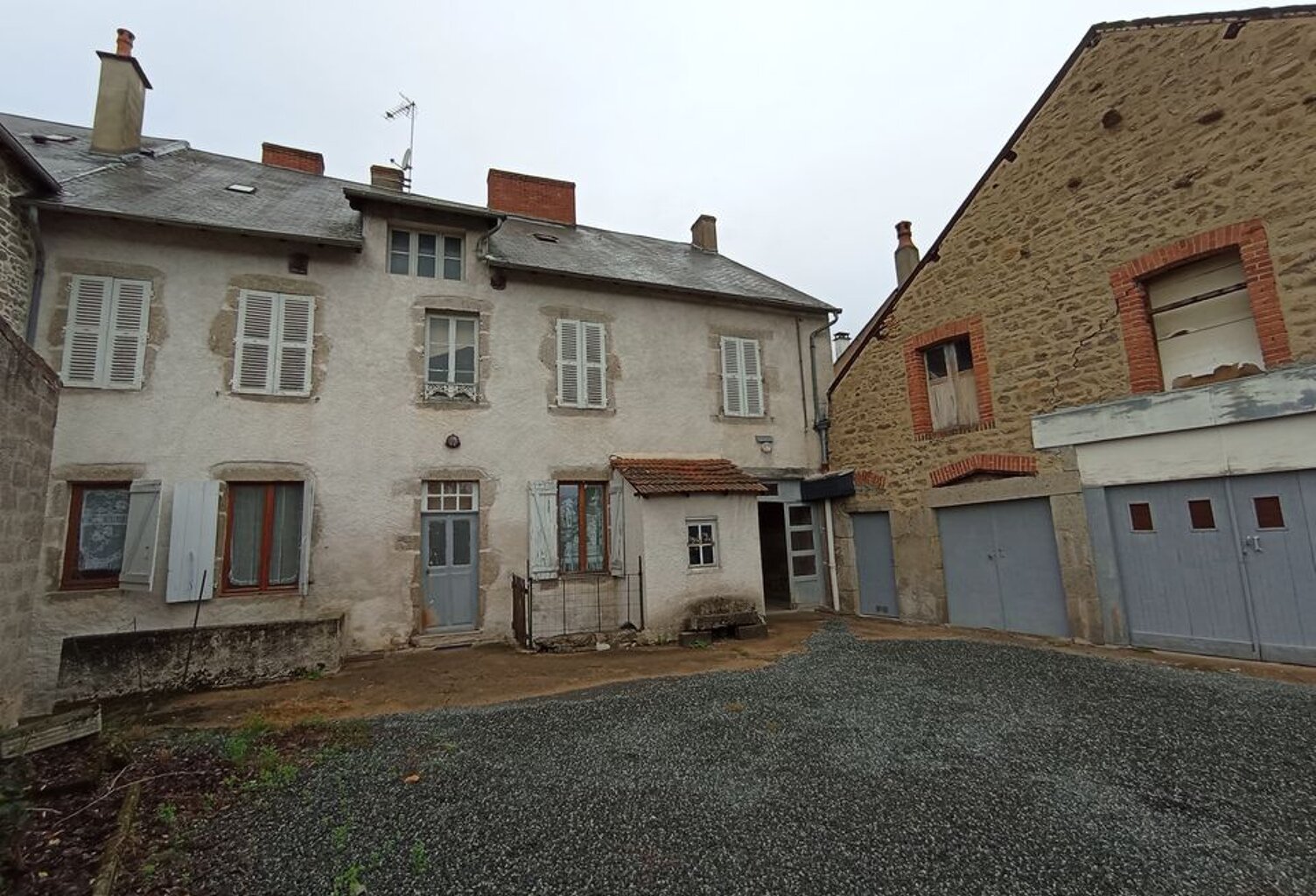 Ensemble immobilier de 3 logements — photo 1