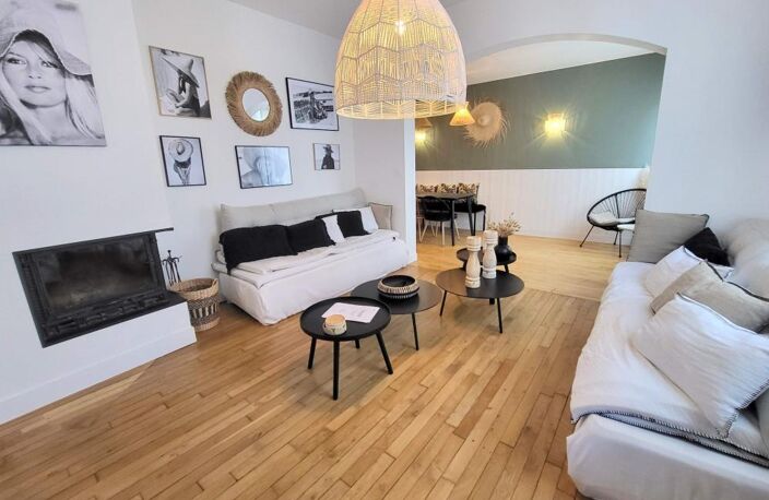 DINARD, MARCHÉ :Élégante maison rénovée – 4 chambres en suite, garage et 2 stationnements. Plages et commerces à pied — photo 3