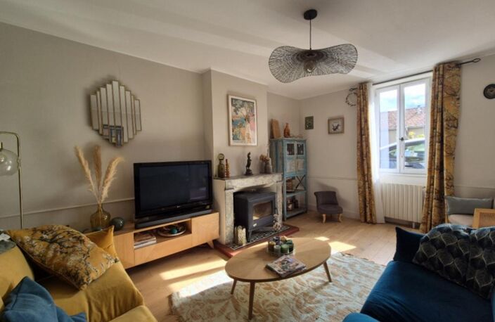 SAINT-PUY (32310) – Charmante maison en pierre avec piscine, jardin clos, 3 chambres et garage, au cœur du village — photo 4