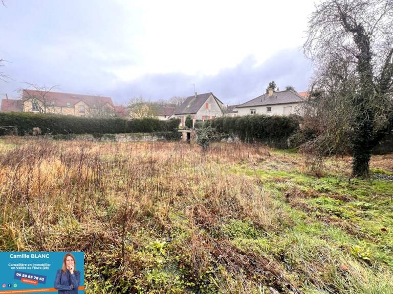 Terrain constructible de 585 m² : votre projet immobilier prend vie à Maintenon — photo 1