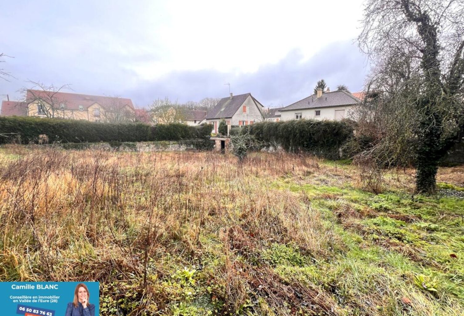 Terrain constructible de 585 m² : votre projet immobilier prend vie à Maintenon — photo 1