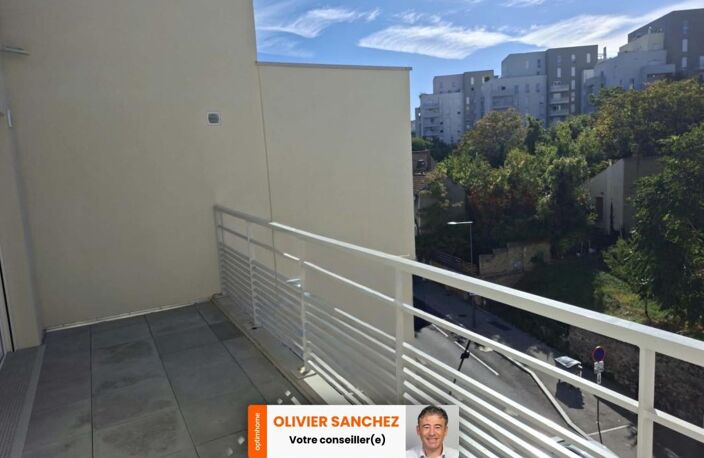 T2 NEUF avec terrasse plein sud – Garage – Ascenseur – Terrasse partagée vue panoramique — photo 4