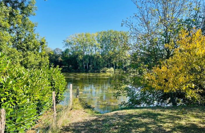 Terrain à vendre * Au bord de la Vienne * Un Véritable Havre de Paix * Terrain Arboré de 1 269 m²  CHAUVIGNY (86) — photo 5