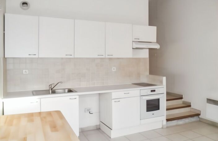 Appartement Lambesc 2 pièce(s) 40 m2 — photo 2