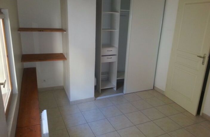 Appartement Lambesc 2 pièce(s) 40 m2 — photo 3