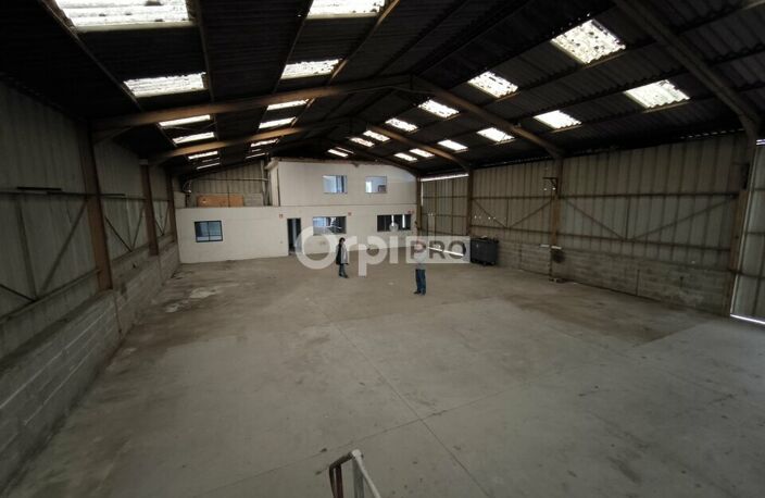 LOCAL PROFESSIONNEL A LOUER — photo 2