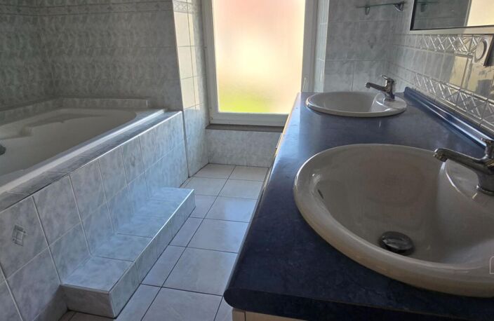 BAVILLIERS - DUPLEX 99 m² AVEC ENTRÉE INDÉPENDANTE, EXTÉRIEUR ET STATIONNEMENTS — photo 5