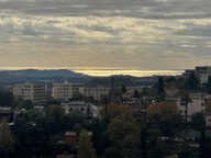 Grasse central, beau 2 pièces lumineux vue mer parfait état — photo 4