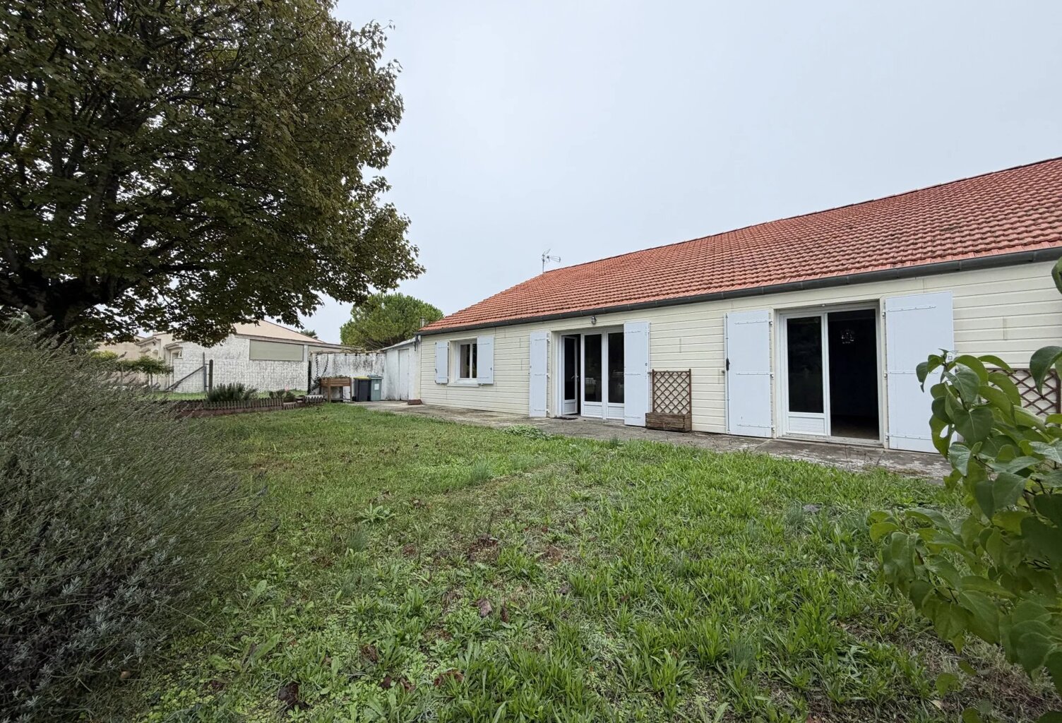 ENSEMBLE IMMOBILIER - MESCHERS — photo 1