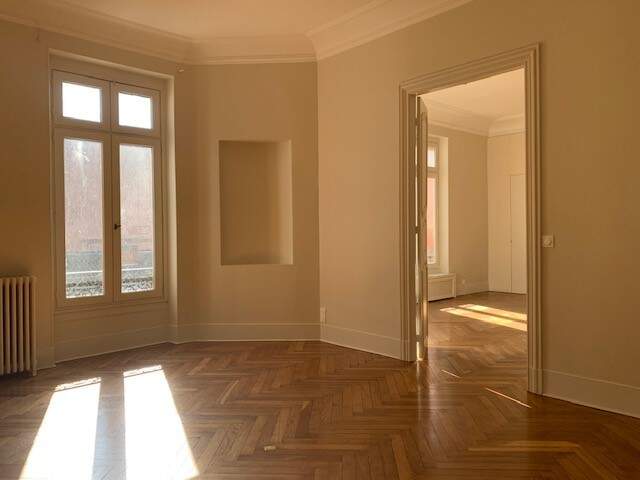 Location T6 de 214 m² rue Croix Baragnon avec cave et parking — photo du bien