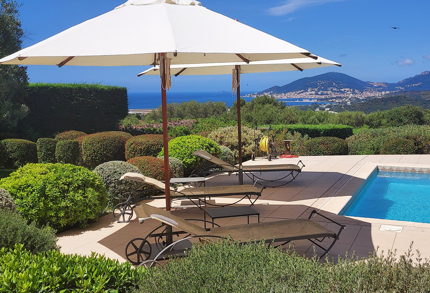 Bastelicaccia  villa de plain pied 5 pièces 203m2 avec pisci — photo 1