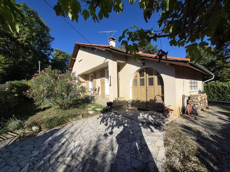 À vendre, Castelnau-Magnoac (Hautes-Pyrénées) : maison de plain-pied, 3 chambres, garage et jardin de 998m², emplacement au calme, à quelques pas seulement du village — photo 1