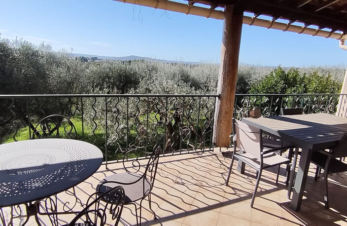 Maison familiale avec vue et terrain d'oliviers 2200 m2   6 — photo 3