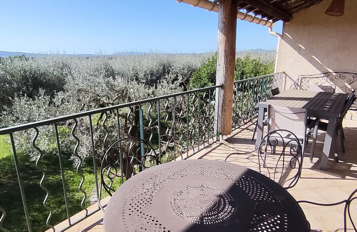 Maison familiale avec vue et terrain d'oliviers 2200 m2   6 — photo 5