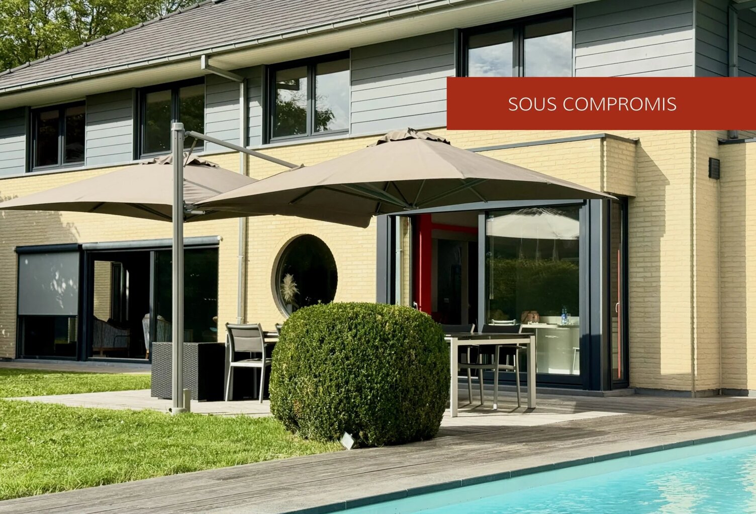 PROPRIÉTÉ D’ARCHITECTE AVEC PISCINE ET JARDIN PAYSAGER – UN BIEN — photo 1