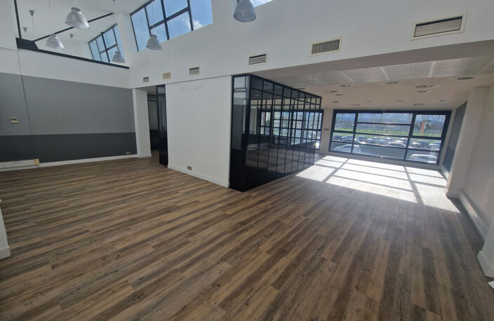 AUTERIVE-Local commercial 150 m2 — photo 3