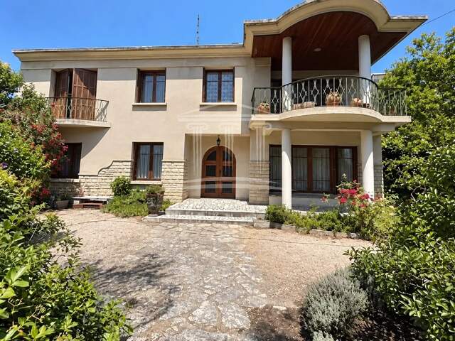 Spacieuse maison de 202 m² à Carpentras, 5 chambres — photo du bien