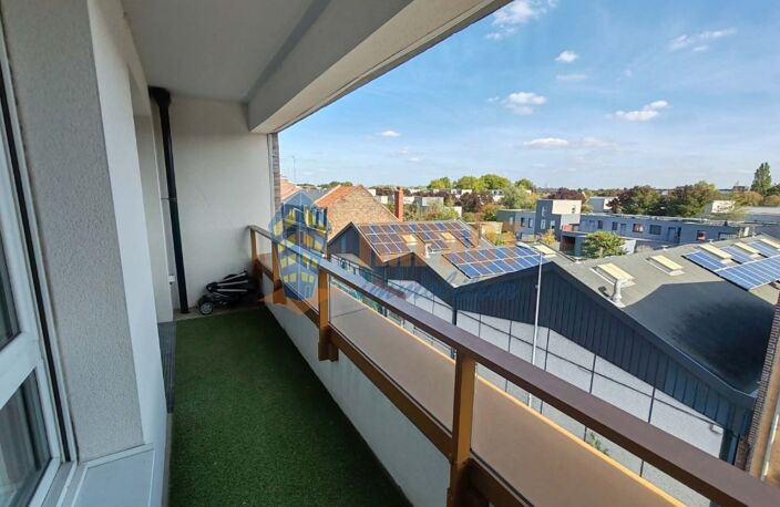 LILLE FAUBOURG D'ARRAS: Appartement de 2020, 3 chambres avec terrasse — photo 4