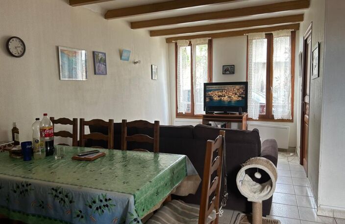 Pont L'Abbé d'Arnoult, maison de ville louée avec 3 chambres, courette et jardinet — photo 5