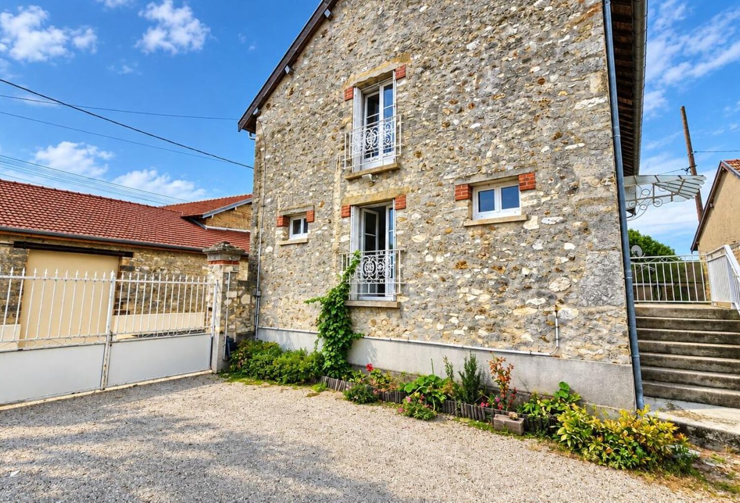 Maison INDIVIDUELLE DE 175 m2 SUR BLIGNY — photo 1