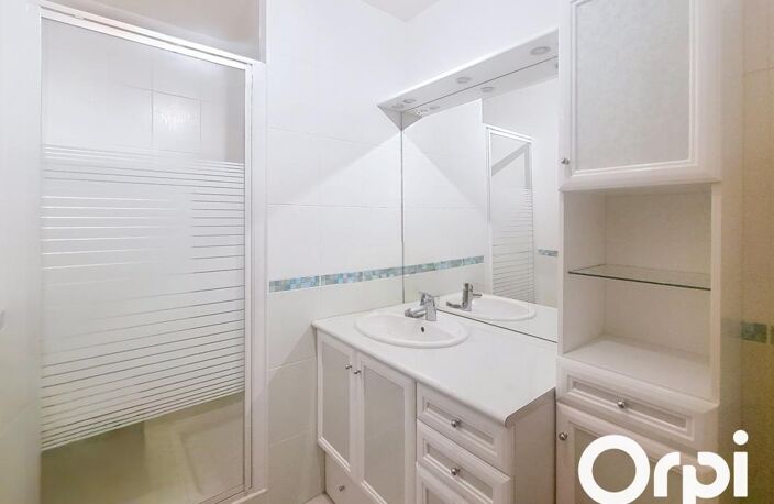 À LOUER – Appartement T2 au cœur de Saint-Flour — photo 4